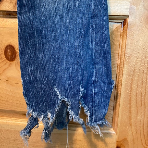 Zara jeans with floral embroidery - Picture 3 of 7